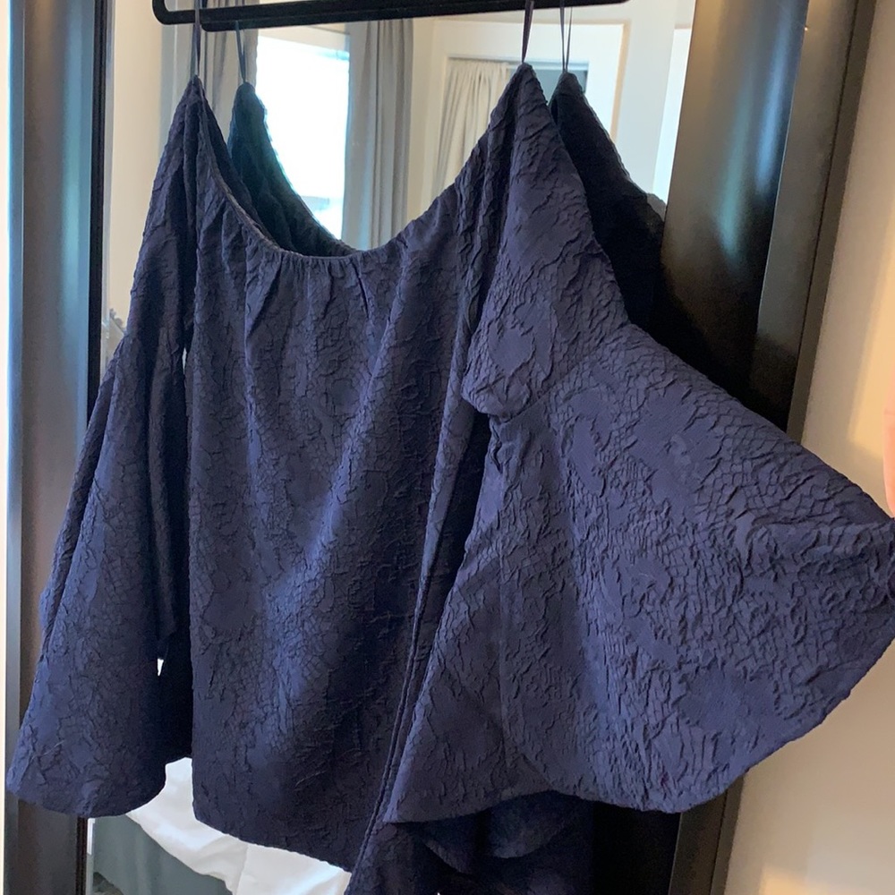 Off the shoulder going out top! Navy. - Picture 2 of 2
